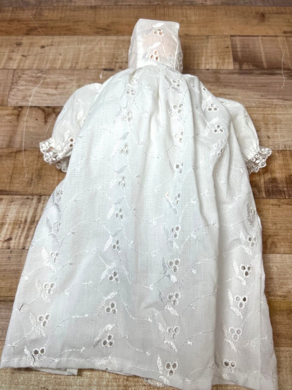 Vintage Bisque Porcelain Christening Baby Doll White Eyelet Gown Floral Lace Cap - Picture 7 of 7